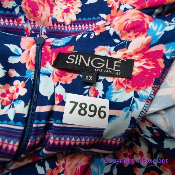 Single floral print three quarter sleeve sheath dress wrap front, size 1X - Picture 14 of 16